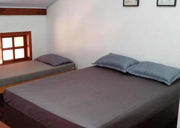 Apto Duplex Condomínio Maranduba Ville II Sapê a 100 mts da praia Ubatuba